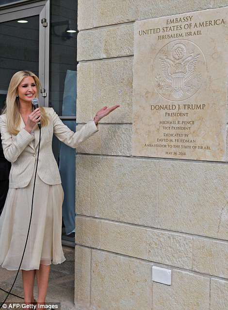 Ivanka Trump onthul VSA ambasade