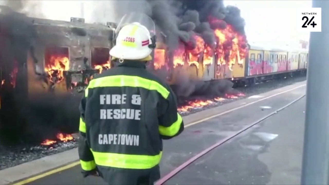 Treine brand in Kaapstad